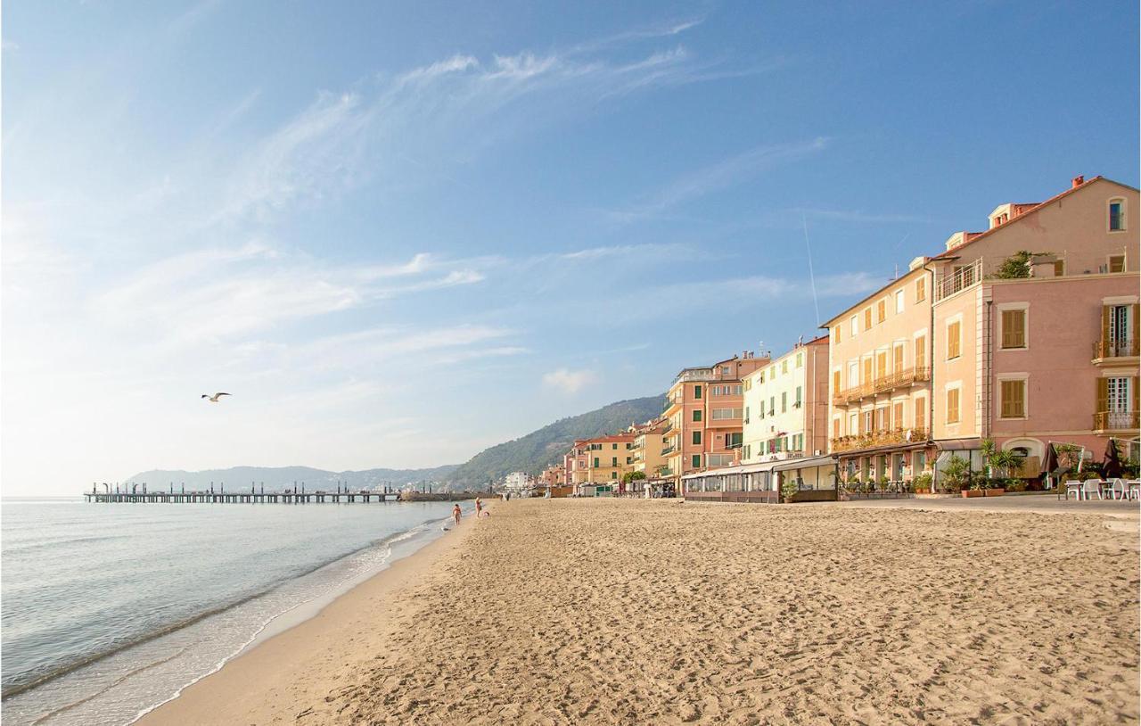 2 Bedroom Gorgeous Apartment In Bastia Di Альбенга Экстерьер фото